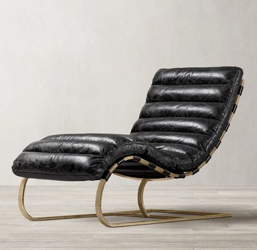 leather lounger in black