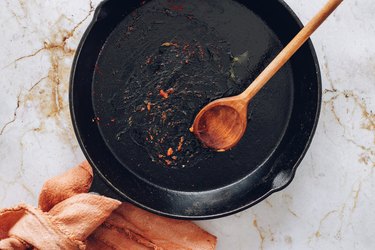 How to clean a cast iron skillet