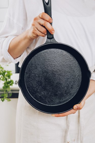 5 simple steps for cleaning a cast iron skillet