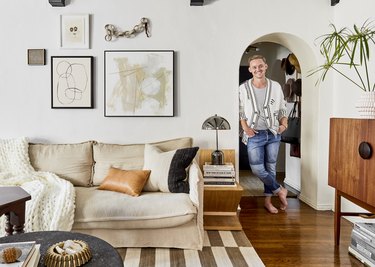 This Earthy Living Room Refresh Combines Vintage and New Pieces for a ...