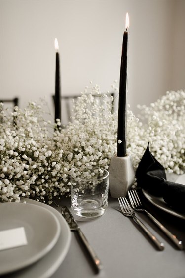 summer flower arrangement idea with baby's breath