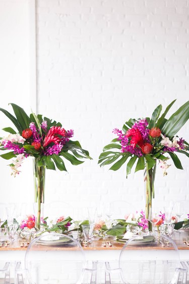 tropical summer flower arrangement idea