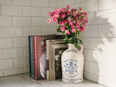 summer flower arrangement idea with farmhouse vase