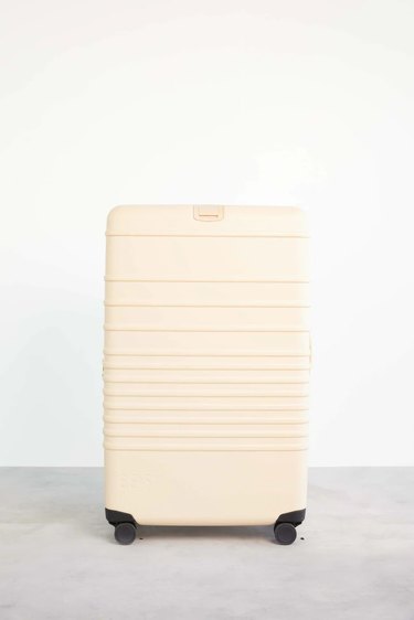Beis The 29-Inch Large Check-In Roller Luggage