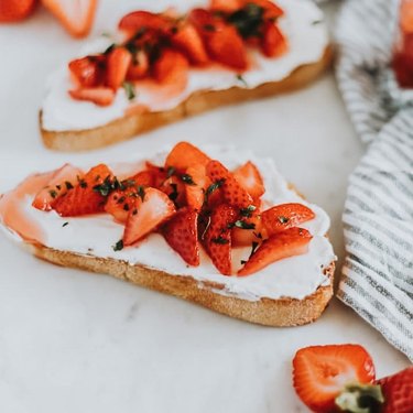 Simply LaKita Strawberry Cream Cheese Toast