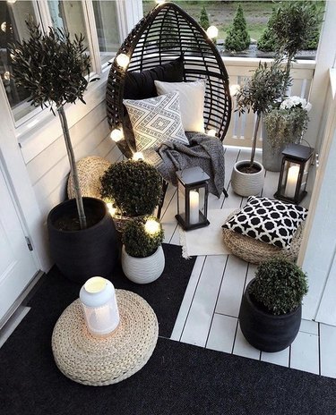 black balcony accents