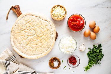 Ingredients for shakshuka pizza