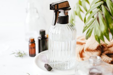 How to make an energy-cleansing room spray