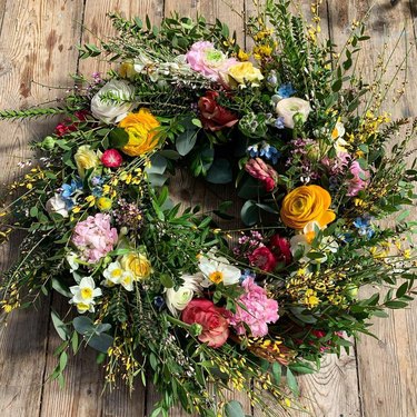 spring wildflower wreath