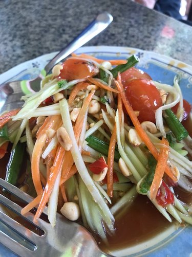 Bangkok Glutton Som Tum (Grated Green Papaya Salad)