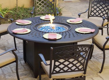 Lark Manor Muskegon Aluminum Propane Outdoor Fire Pit Table
