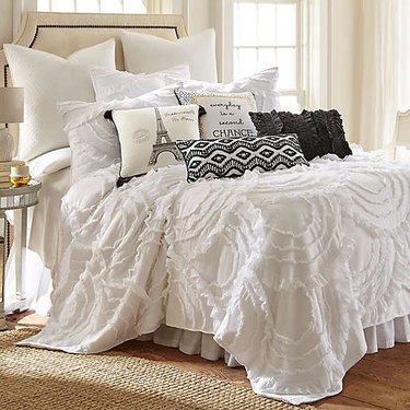 ruched quilt set in white