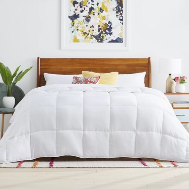 white square-stitched bedding