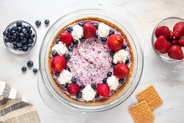 Blueberry cream freezer pie