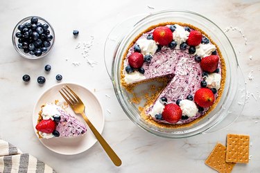 Blueberry cream freezer pie