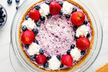 Blueberry cream freezer pie