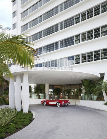 Shelborne South Beach art deco entrance in miami