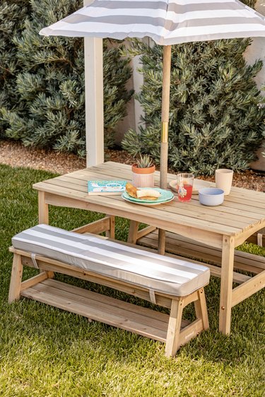 kid picnic table