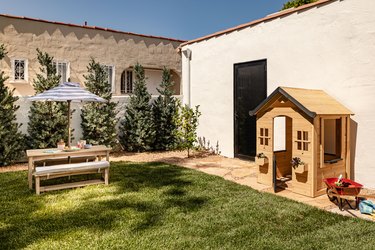 outdoor kids playhouse