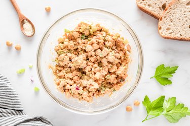 buffalo chickpea mixture in glass bowl