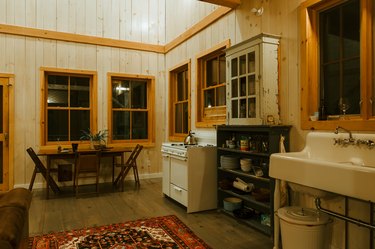 Floor-to-ceiling kitchen shiplap