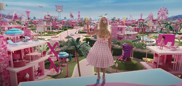 The pink Palm Springs-inspired set from the 2023 Barbie movie.