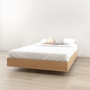 Maple wood basic platform bed