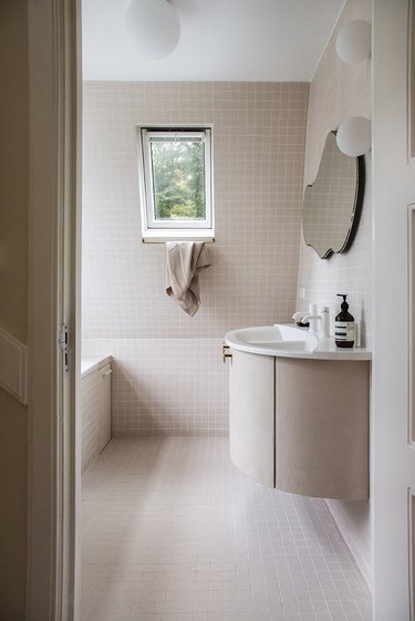 White flush mount bathroom lighting
