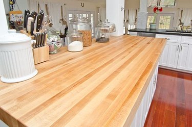 maple kitchen counter