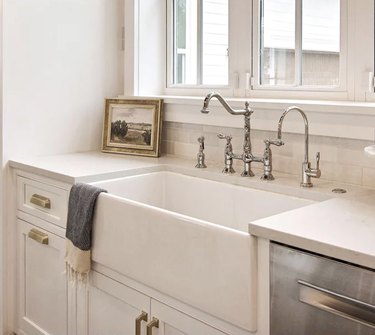 White single bowl kitchen sink
