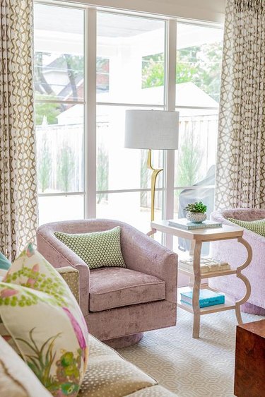 mauve living room chairs with mint green pillows