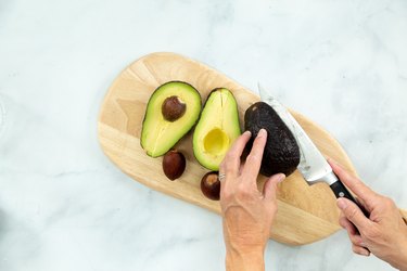 how to use avocado as a natural dye
