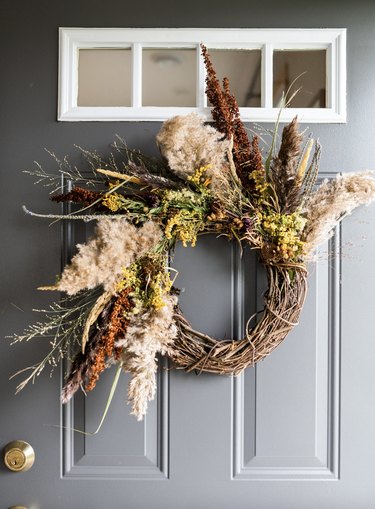 autumn-inspired wreath