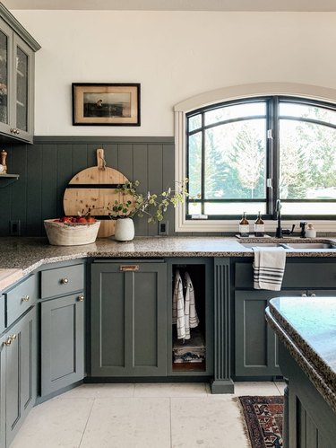 gray modern kitchen