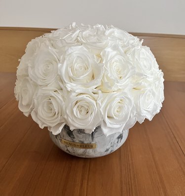 Gia Marble Vase With Roses in Pure White