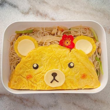 Omelet bear bento box