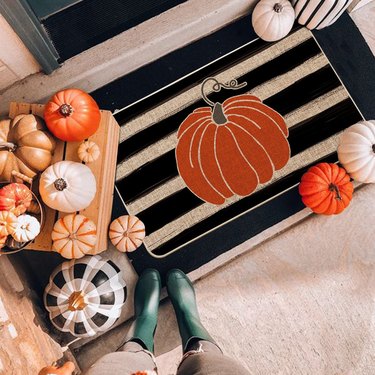 striped pumpkin doormat