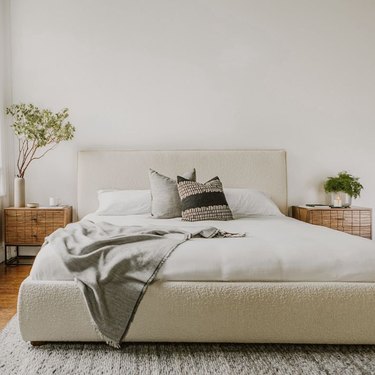 Simple Modern Upholstered Bed