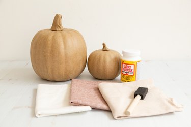 Linen pumpkin supplies