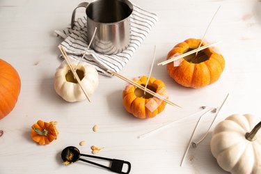 How to make pumpkin candles