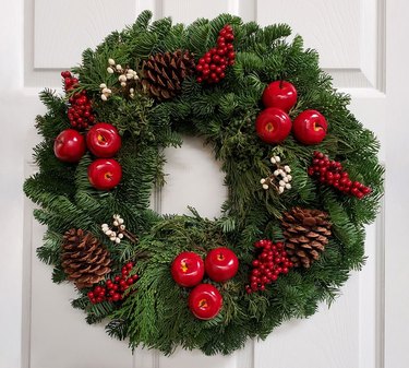 Fresh Douglas Fir Mixed Holiday Wreath with Faux Apples