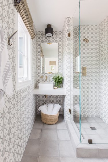 Bathroom with ceiling to floor tile