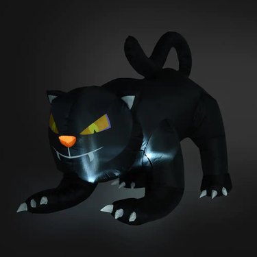 Outsunny 6-Foot LED Giant Creeping Black Cat Halloween Inflatable