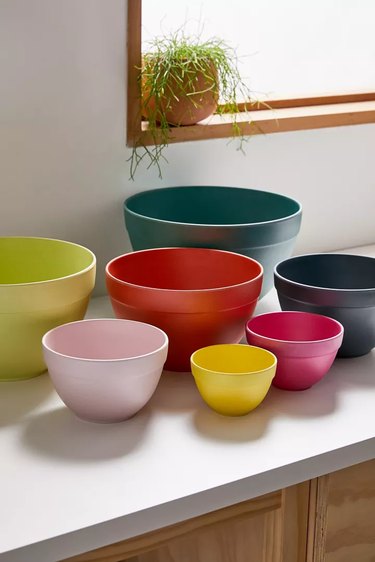 Rainbow nesting bowls