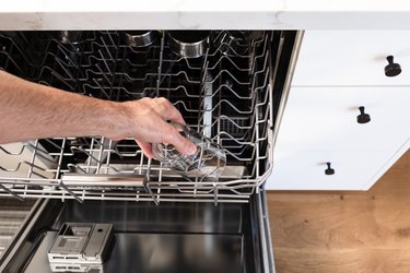 How to Troubleshoot the Test Cycle on a Bosch Dishwasher Hunker