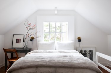 How to Make a Small Bedroom Look Bigger: 15 Simple Methods