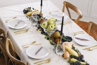 15 Thanksgiving Linen Ideas to Dress Up Your Table