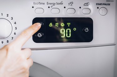Temperature screen on a washing machine