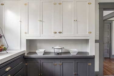 gray and white kitchen cabinets