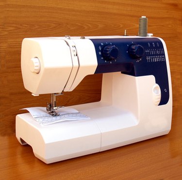 can i use mineral oil on sewing machine